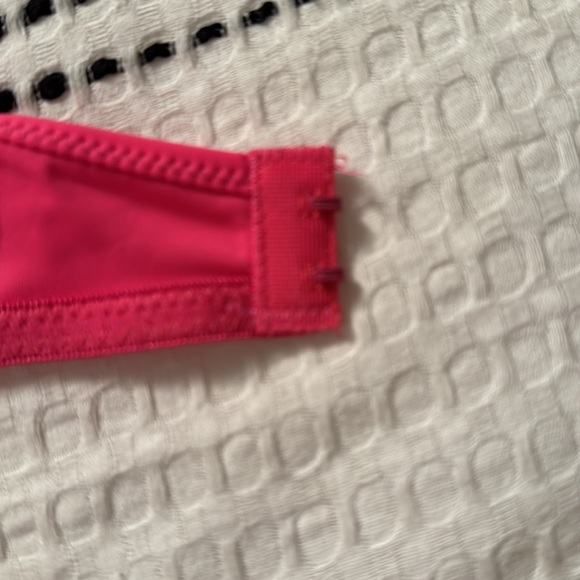 NWT Fun, Bright Pink, Fredericks of Hollywood bra. - Picture 5 of 6